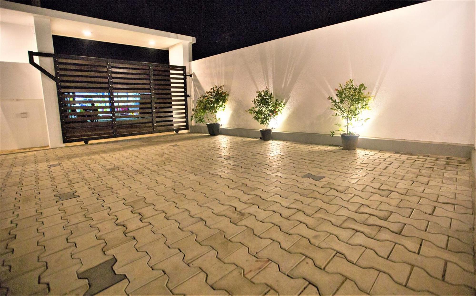 Sea Shell Villa Hikkaduwa 2 Separate Cabanas Ocean Front Villa ภายนอก รูปภาพ