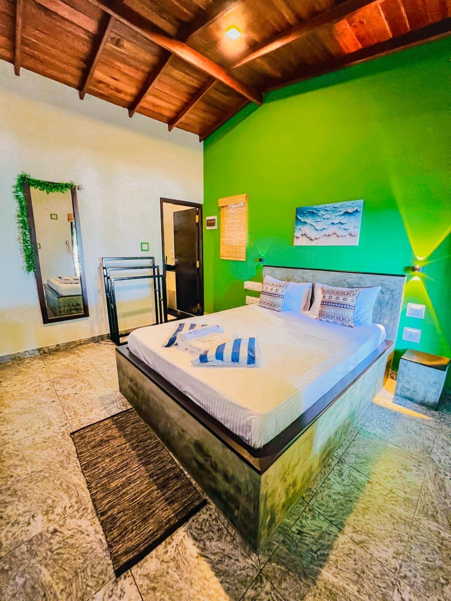 Sea Shell Villa Hikkaduwa 2 Separate Cabanas Ocean Front Villa ภายนอก รูปภาพ