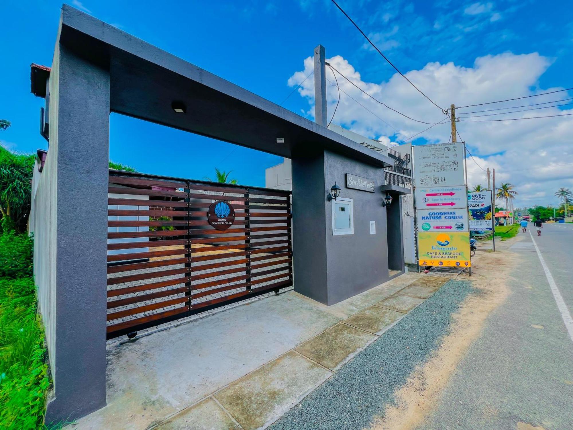 Sea Shell Villa Hikkaduwa 2 Separate Cabanas Ocean Front Villa ภายนอก รูปภาพ