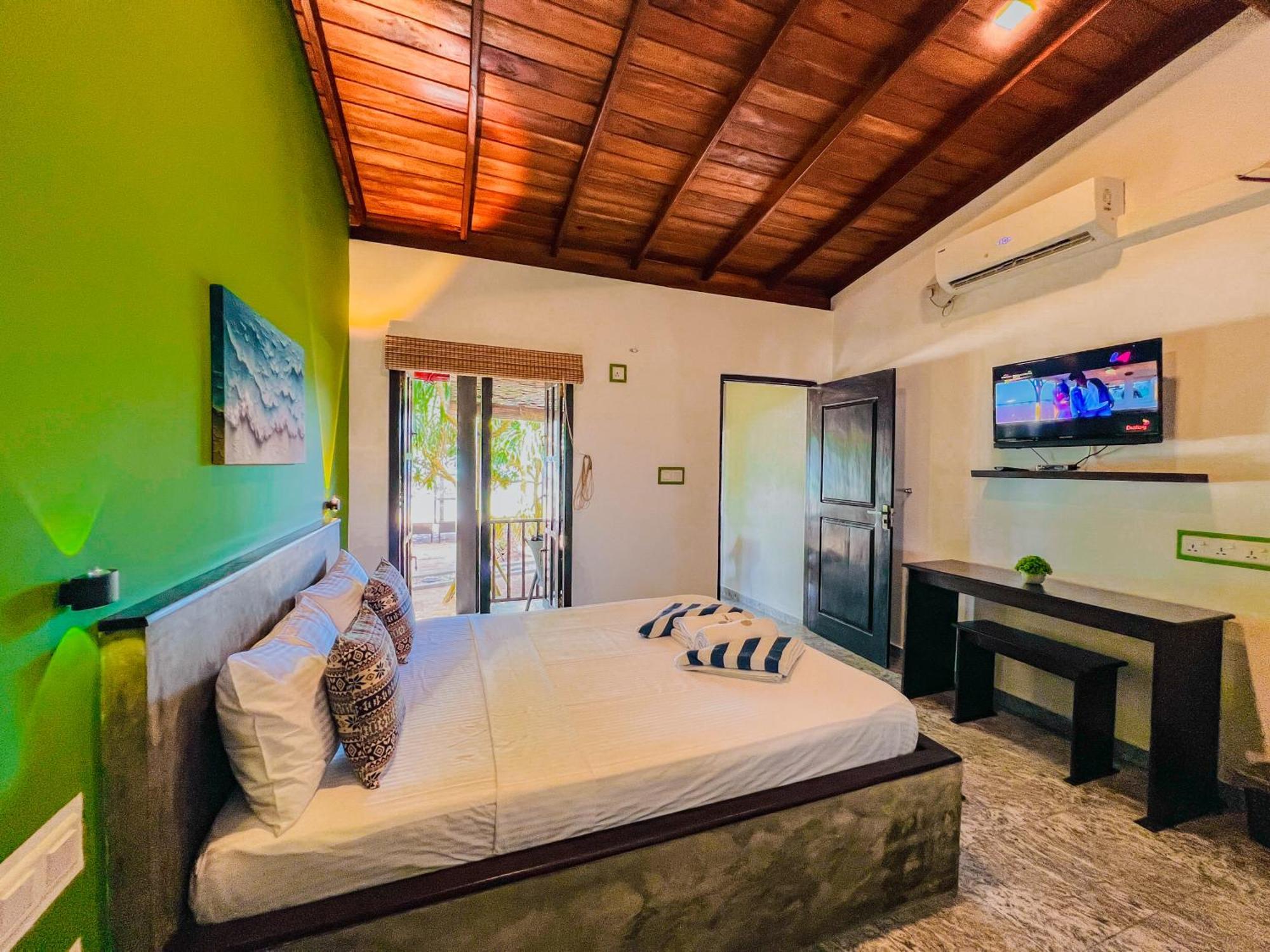 Sea Shell Villa Hikkaduwa 2 Separate Cabanas Ocean Front Villa ภายนอก รูปภาพ