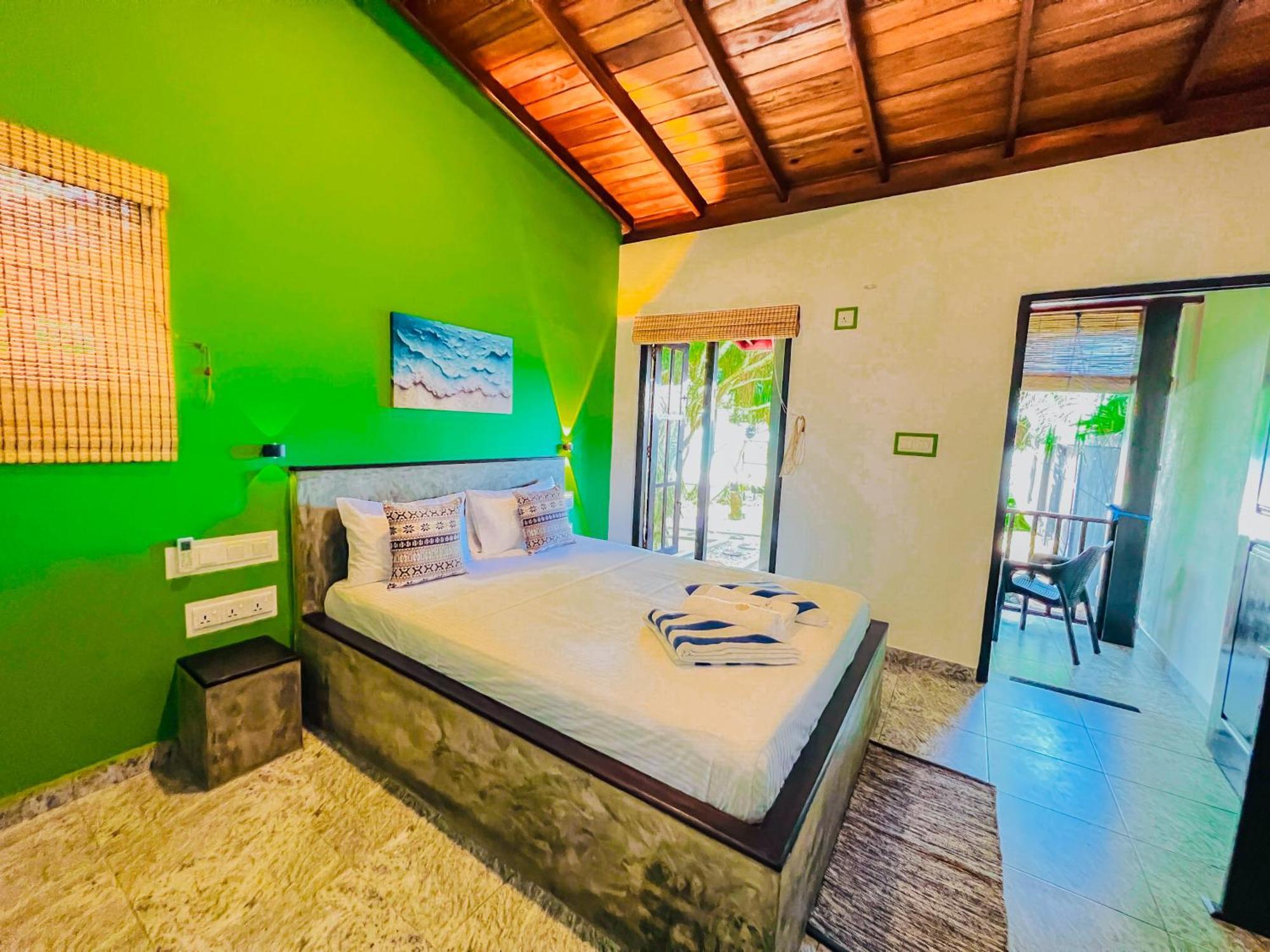 Sea Shell Villa Hikkaduwa 2 Separate Cabanas Ocean Front Villa ภายนอก รูปภาพ