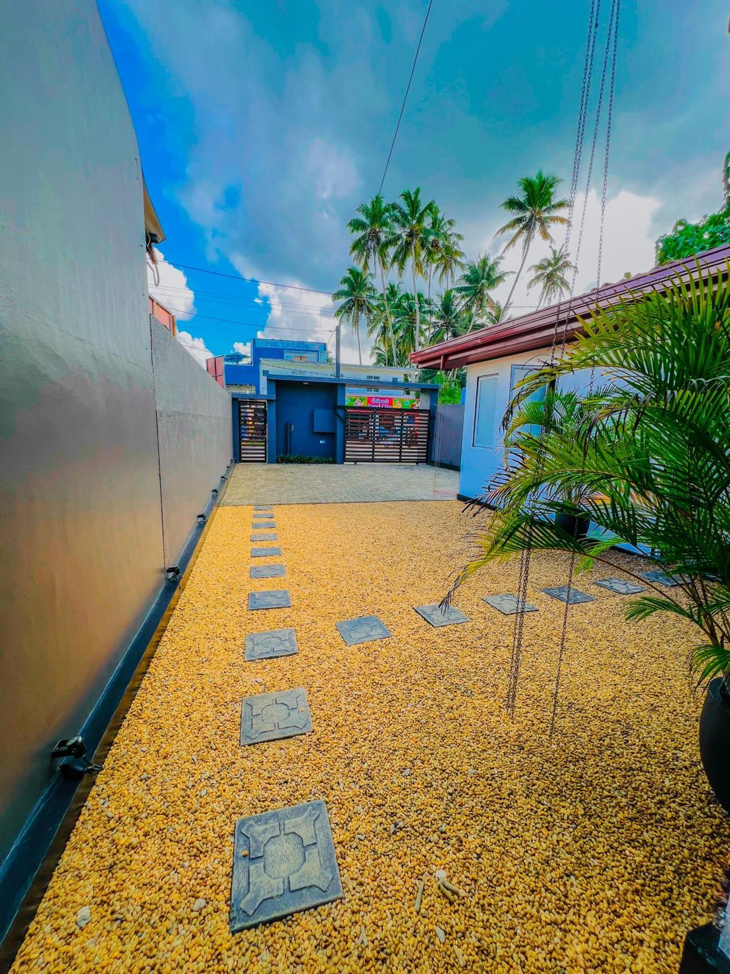 Sea Shell Villa Hikkaduwa 2 Separate Cabanas Ocean Front Villa ภายนอก รูปภาพ